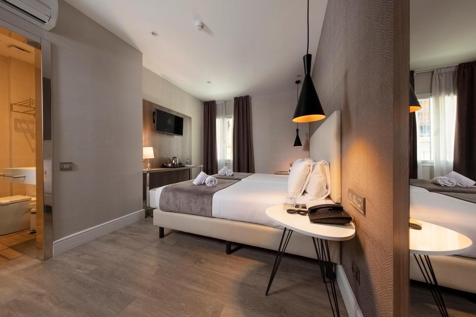 Hotel Oasis Barcellona Esterno foto