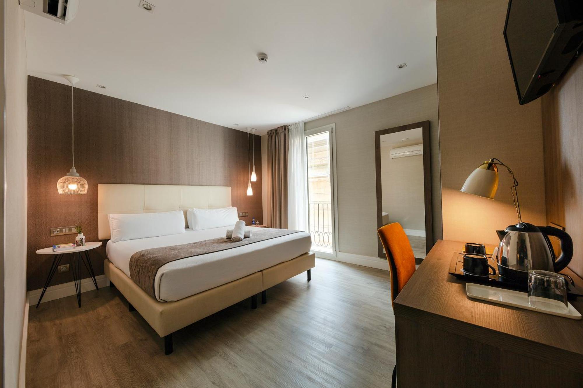 Hotel Oasis Barcellona Esterno foto