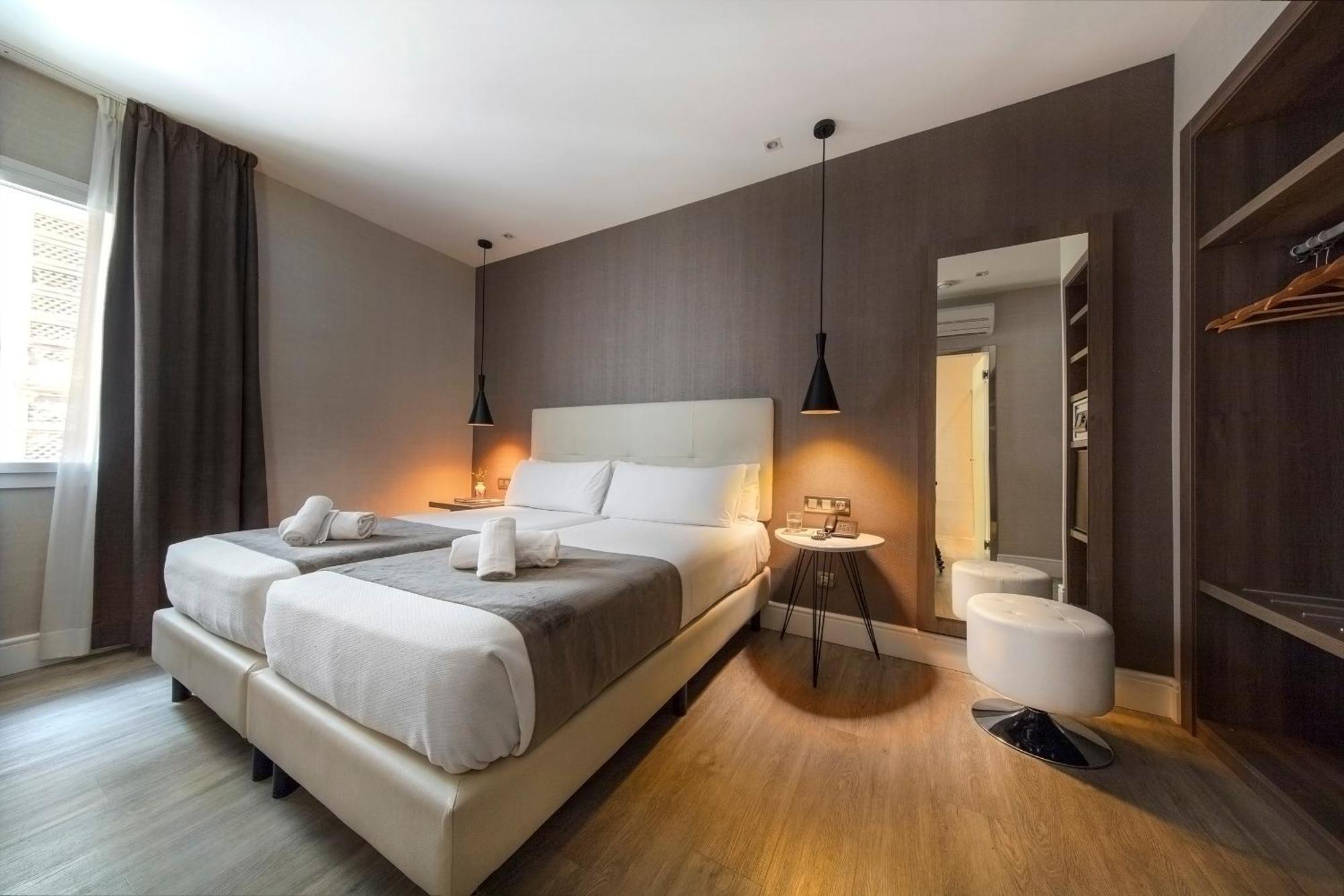 Hotel Oasis Barcellona Esterno foto
