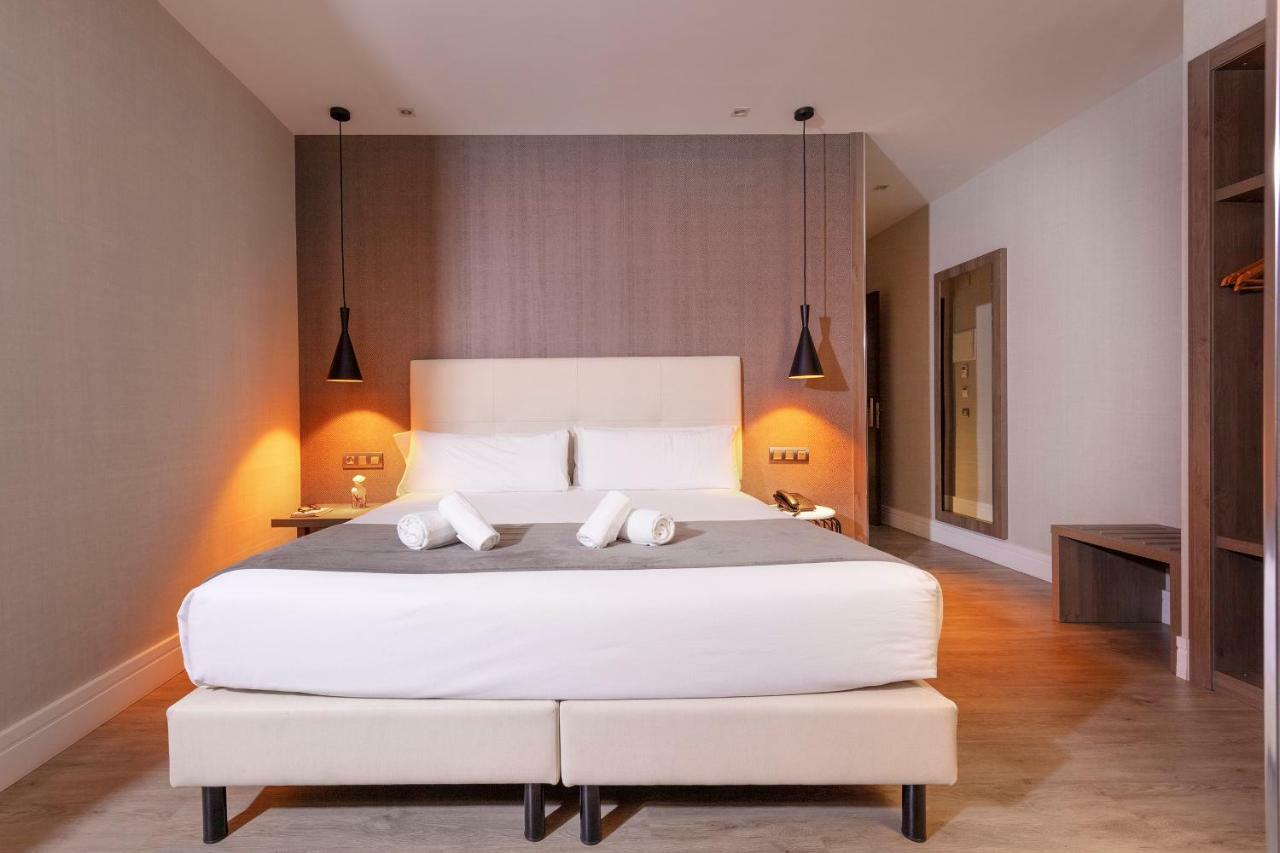 Hotel Oasis Barcellona Esterno foto